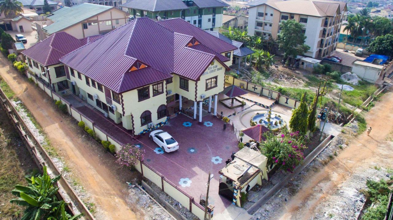 Gya-Son Royal Guest House Кумаси Экстерьер фото