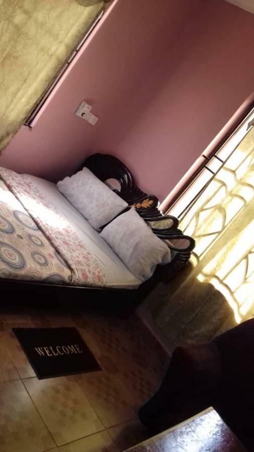 Gya-Son Royal Guest House Кумаси Экстерьер фото